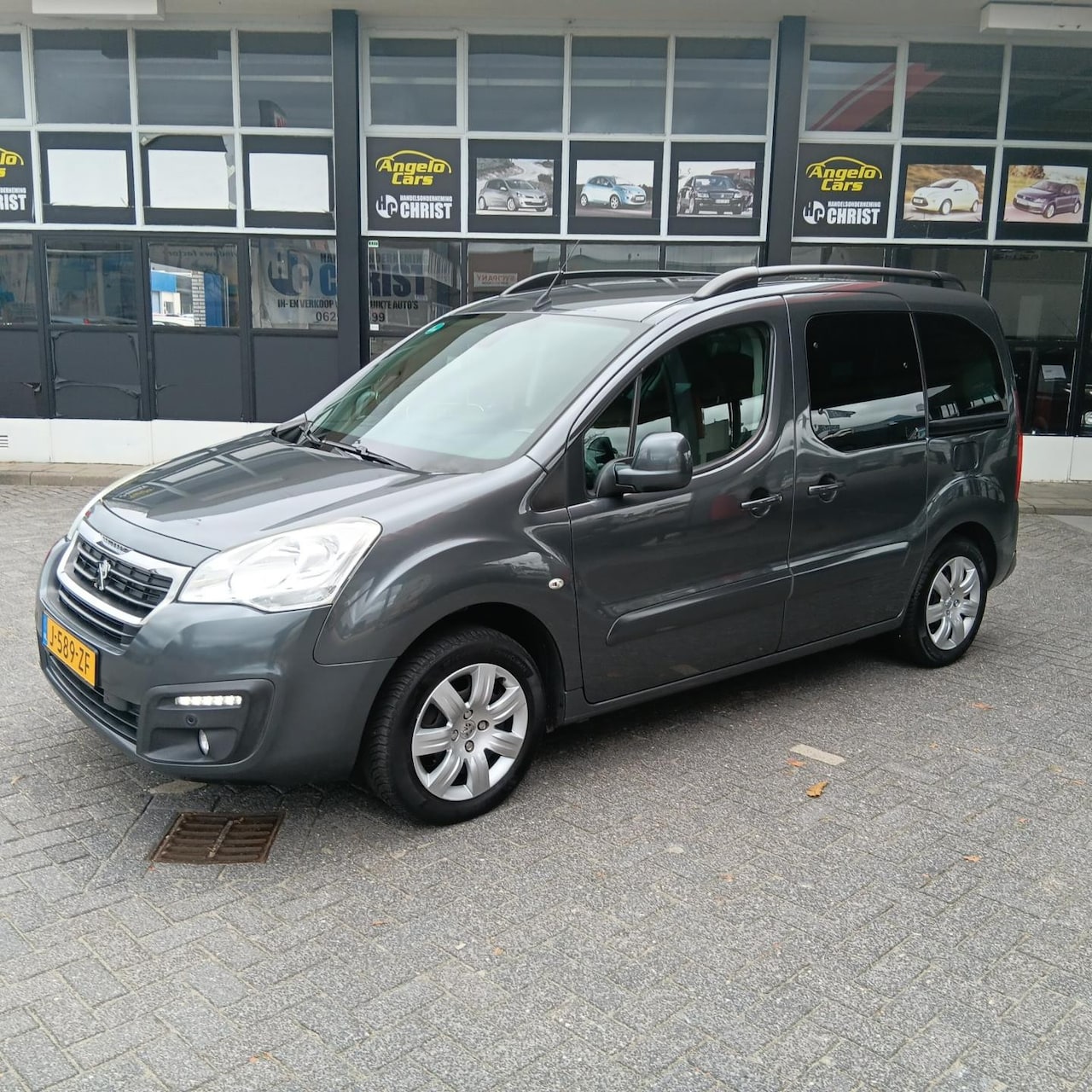 Peugeot Partner Tepee - 1.2 PureTech Active 1.2 PureTech Active - AutoWereld.nl