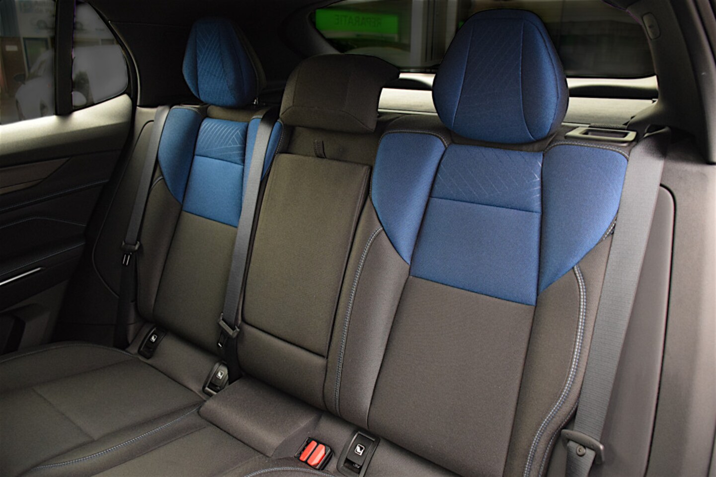 Lynk & Co 01 - 1.5 1.5, Fabrieksgarantie, 261PK Plug-in Hybrid *Zwarte hemel* 360° Camera* Pano/dak Apple/Car