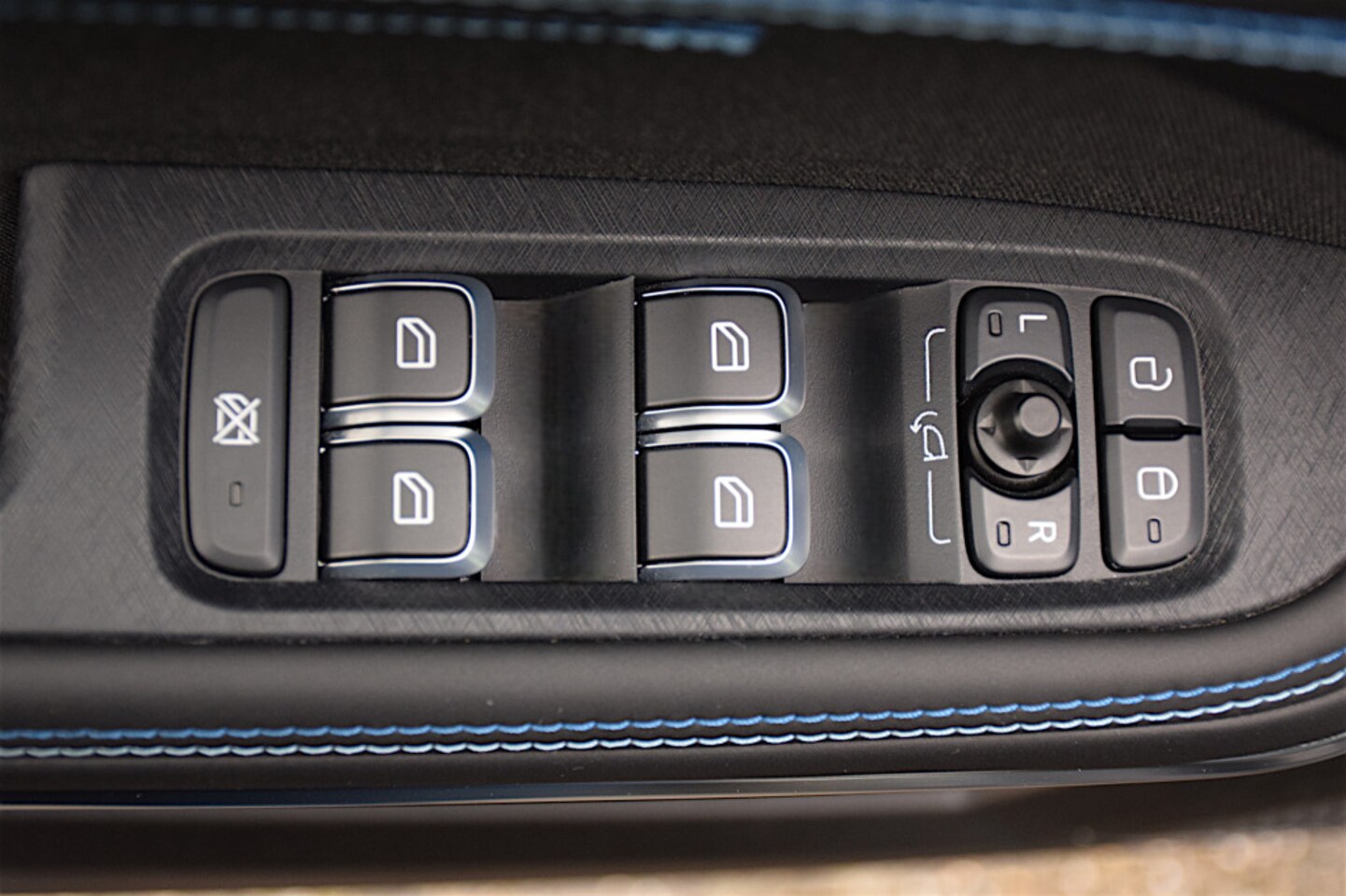 Lynk & Co 01 - 1.5 1.5, Fabrieksgarantie, 261PK Plug-in Hybrid *Zwarte hemel* 360° Camera* Pano/dak Apple/Car