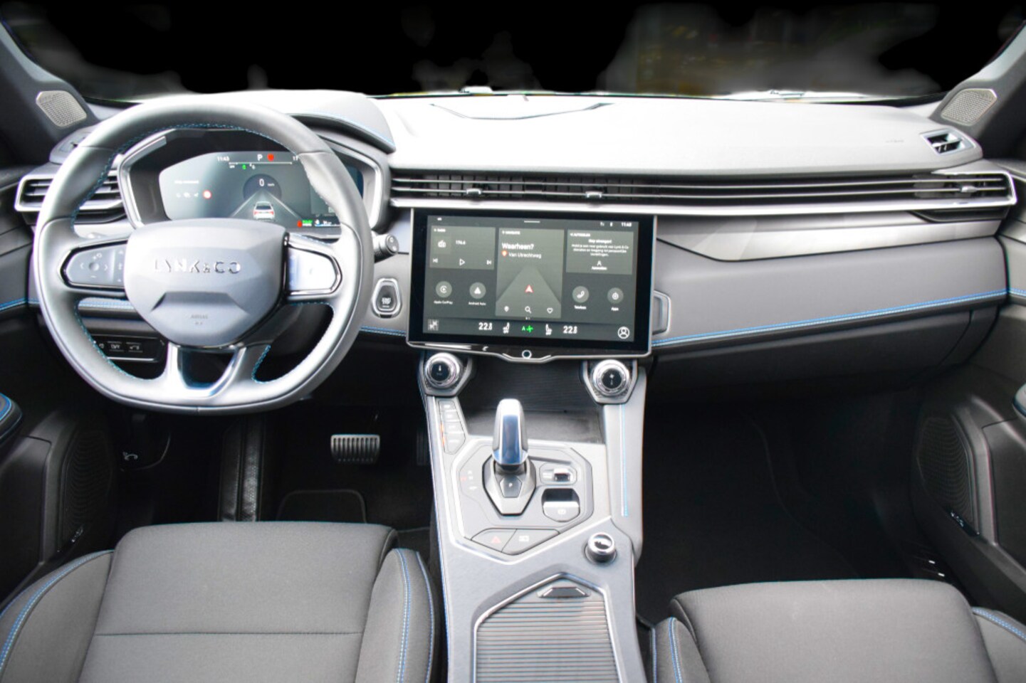 Lynk & Co 01 - 1.5 1.5, Fabrieksgarantie, 261PK Plug-in Hybrid *Zwarte hemel* 360° Camera* Pano/dak Apple/Car