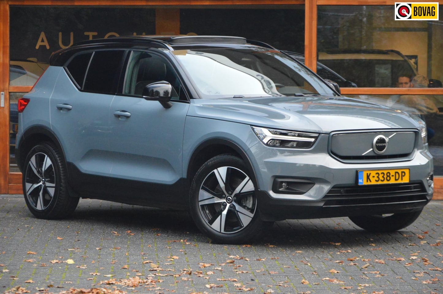 Volvo XC40 - Recharge P8 AWD R-Design | Trekhaak | Panoramadak | Stoel + Stuur Verwarmd | Pilot-Assit | - AutoWereld.nl