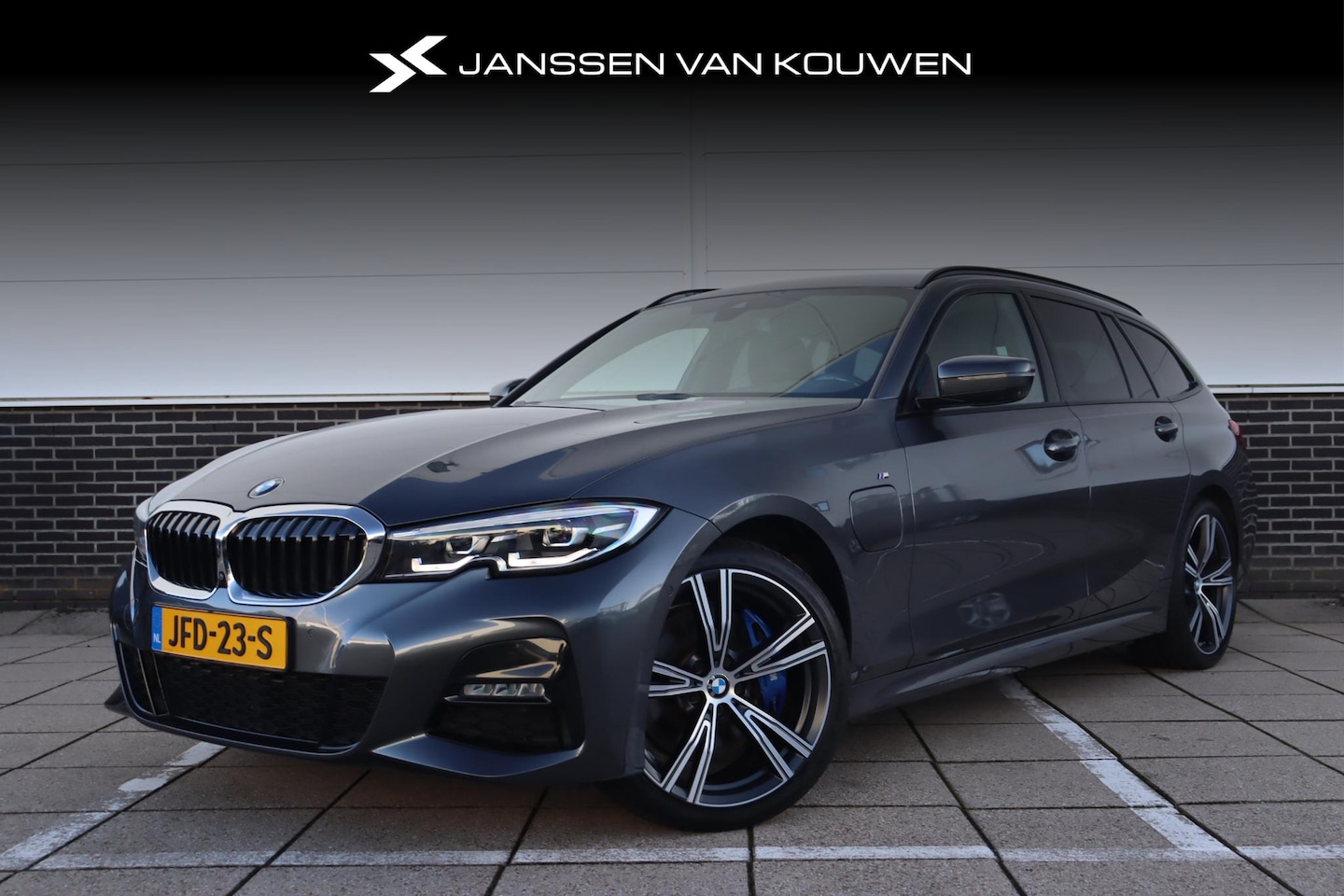 BMW 3-serie Touring - 330e High Executive *M-Sport Sportstoelen * Stuur/Stoelverwarming * Trekhaak 19" LMW* SOH - AutoWereld.nl