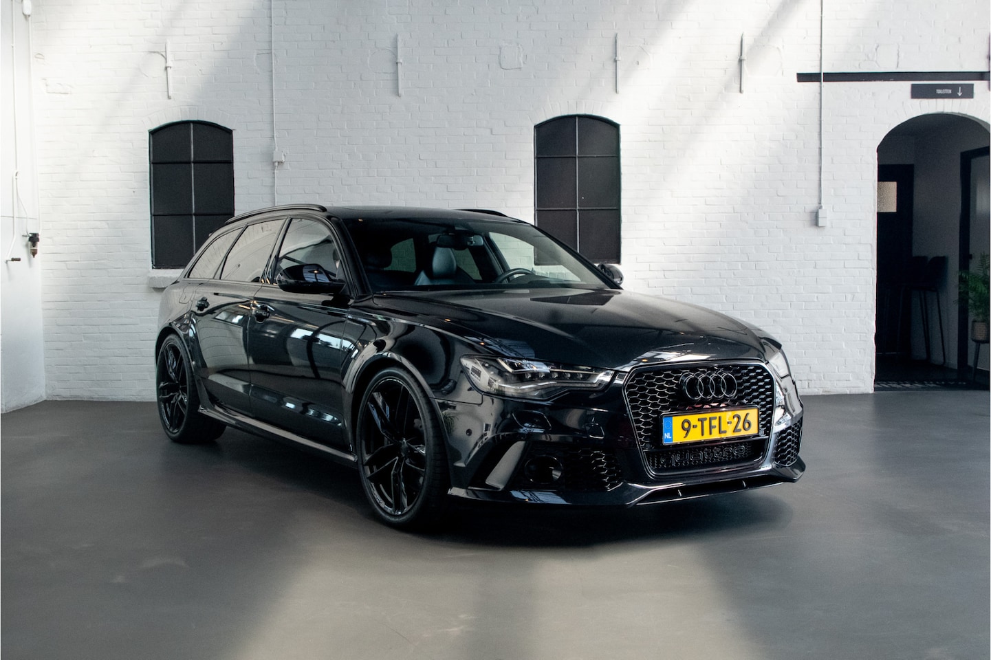 Audi A6 Avant - 4.0 TFSI RS 6 quattro NL AUTO / PANO / HEAD UP / SOFT CLOSE - AutoWereld.nl