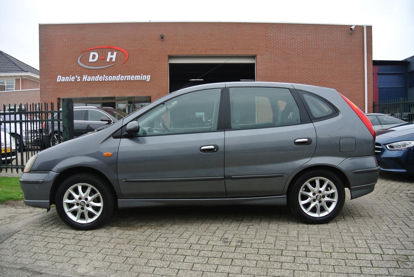 Nissan Almera Tino - 1.8 Acenta airco inruil mogelijk nap - AutoWereld.nl