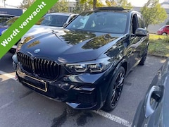 BMW X5 - xDrive45e High Executive M-Sport Panoramadak Head-Up Display 22 Inch Laser Licht Trekhaak