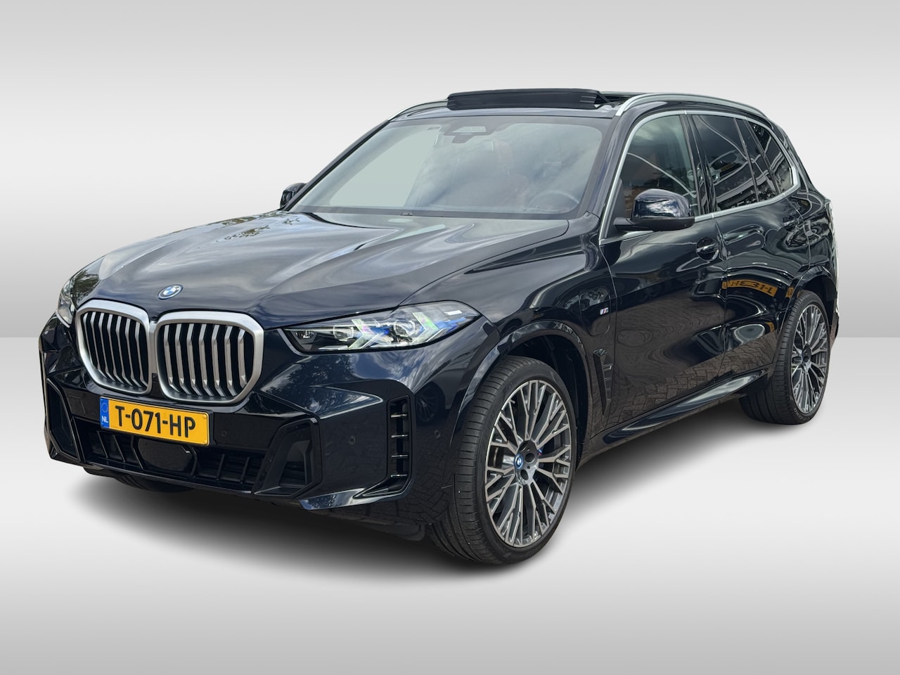 BMW X5 - xDrive50e Launch Edition / Trekhaak / Panoramadak / 360Camera / Head-up / Stoelmassage / S - AutoWereld.nl