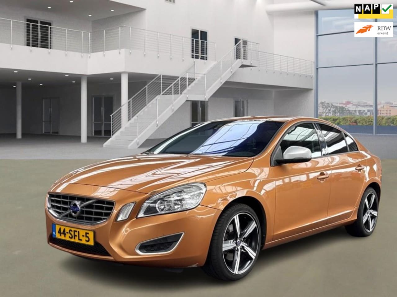 Volvo S60 - 1.6 T4 Kinetic|aut|navi|psensor|cruise - AutoWereld.nl