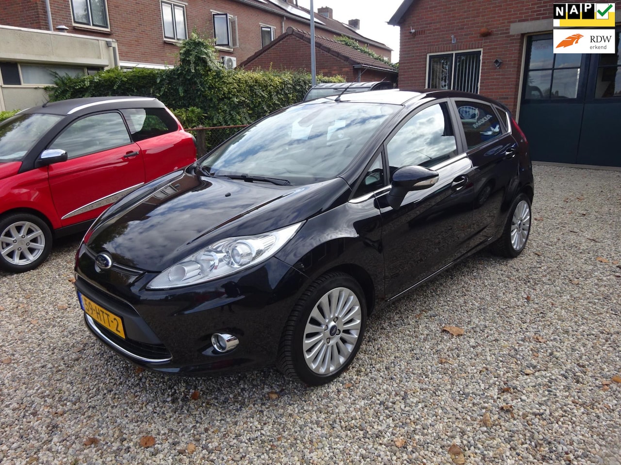Ford Fiesta - 1.4 Titanium Nieuwe distributieriem en waterpomp, Climate contole, Cruise controle, Parkee - AutoWereld.nl