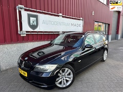 BMW 3-serie Touring - 320i High Executive // 150 DKM NAP // Clima // Navi // PDC