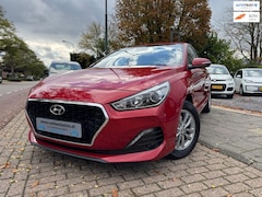 Hyundai i30 - 1.4 Passion A-C Elek Pakket Navi Cruise Pdc