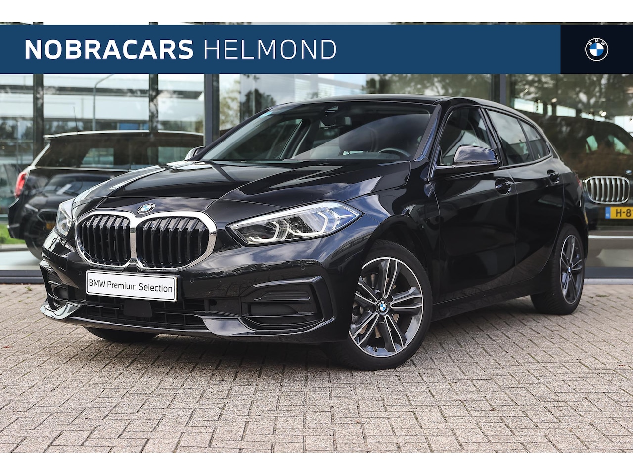 BMW 1-serie - 118i Sport Line Automaat / Sportstoelen / Achteruitrijcamera / LED / Live Cockpit Professi - AutoWereld.nl