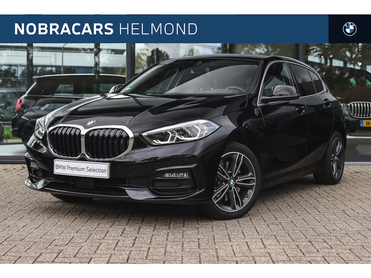 BMW 1-serie - 118i Sport Line Automaat / Sportstoelen / Achteruitrijcamera / LED / Cruise Control / Live - AutoWereld.nl