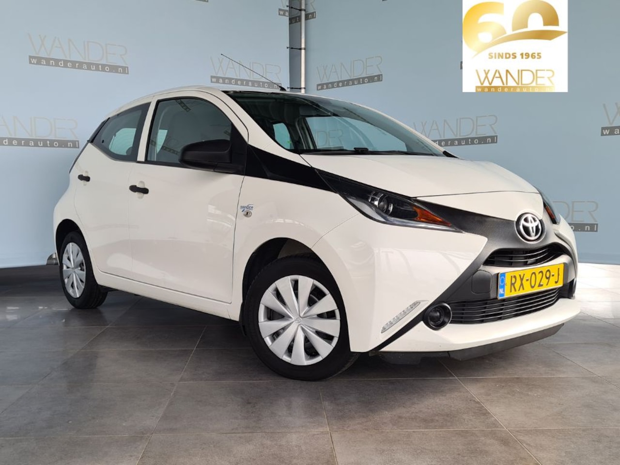 Toyota Aygo - 1.0 VVT-i x-fun /Airco/Bluetooth - AutoWereld.nl