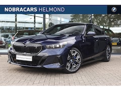BMW i5 - eDrive40 M Sport / Panoramadak / Trekhaak / Stoelventilatie / Comfort Access / Parking Ass