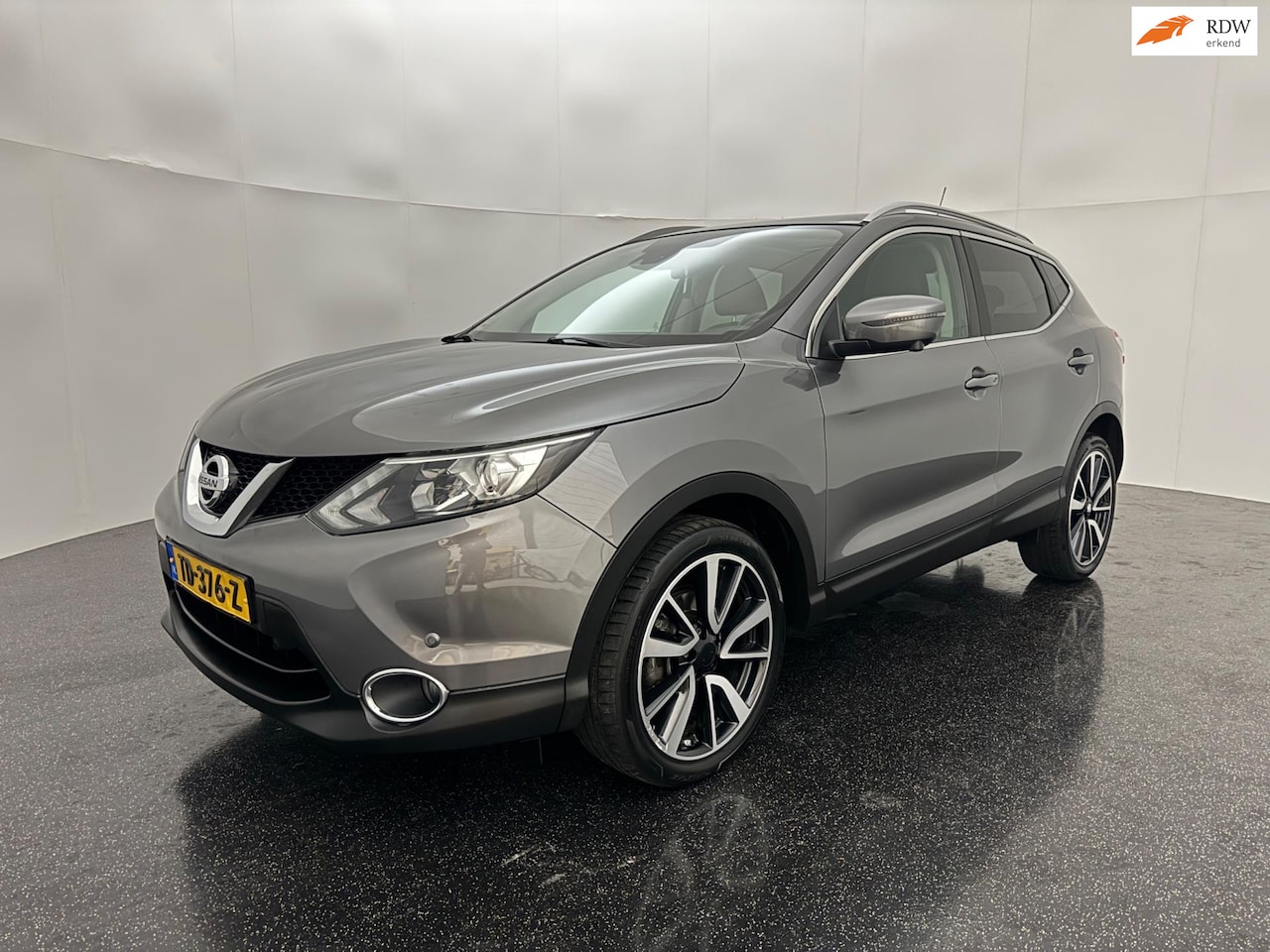 Nissan Qashqai - 1.6 Tekna 360CAM/Trekhaak/Pano - AutoWereld.nl