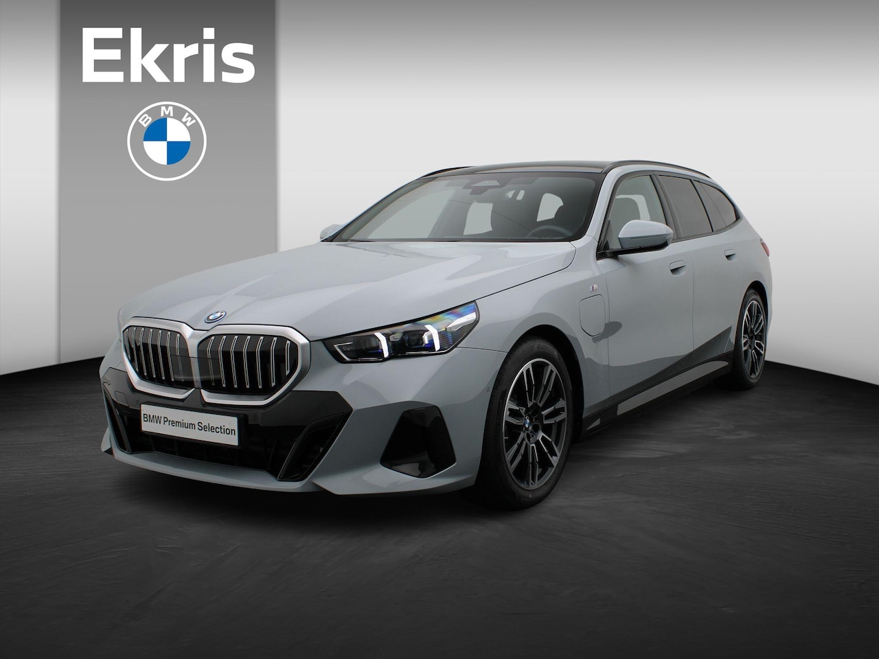 BMW 5-serie Touring - 530e M Sportpakket | Trekhaak | Panoramadak | Driving Assistant | Parking Assistant | Harm - AutoWereld.nl