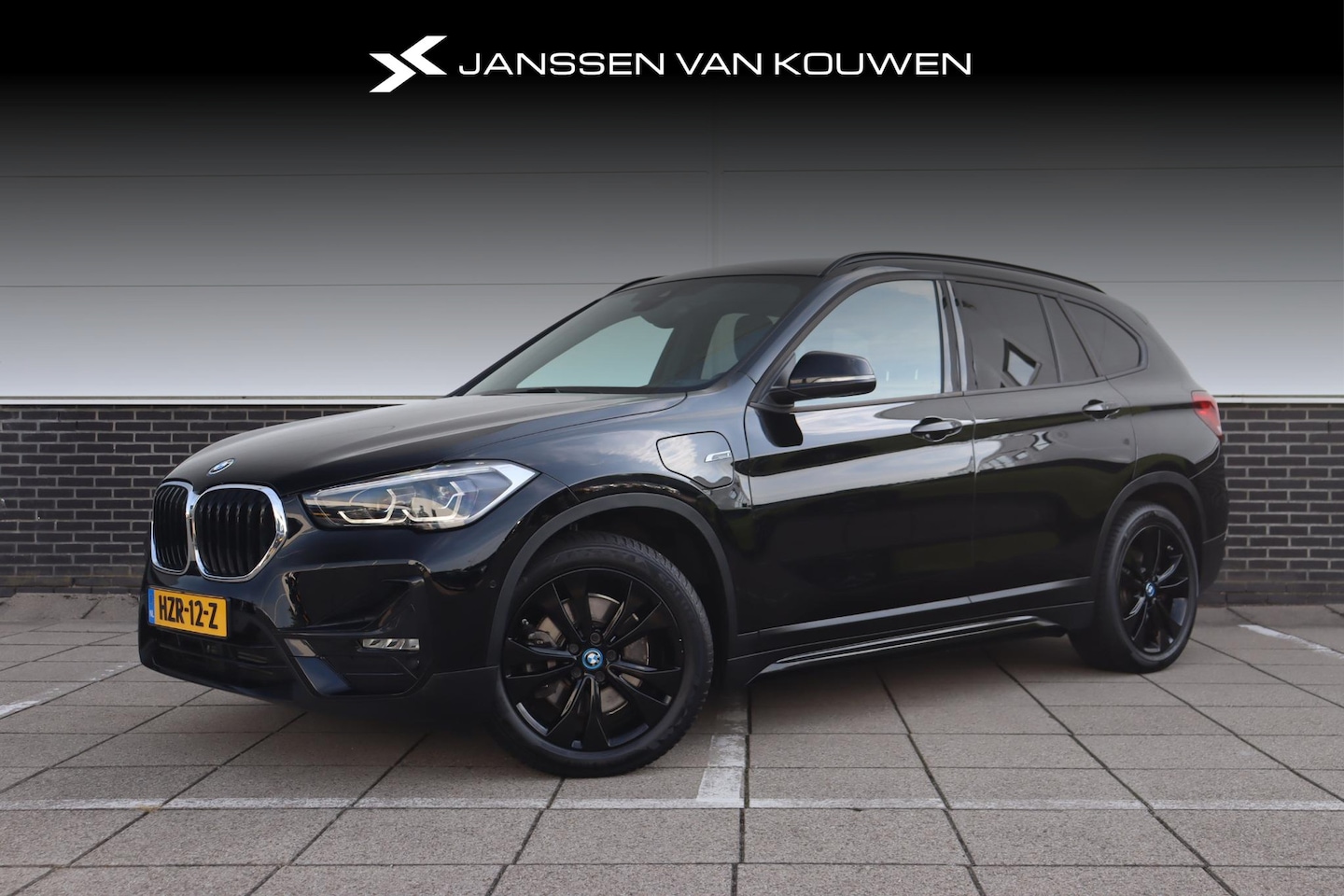 BMW X1 - xDrive25e * PHEV * Sport Line * Navigatie * Stoelverwarming * LED Koplampen * SOH 90% * - AutoWereld.nl