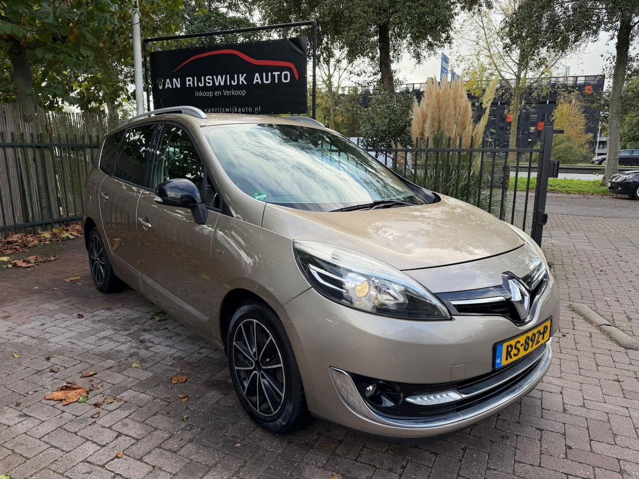 Renault Grand Scénic - 1.2 TCe Bose 7Pers Clima Nav Leder Trekh Pdc - AutoWereld.nl