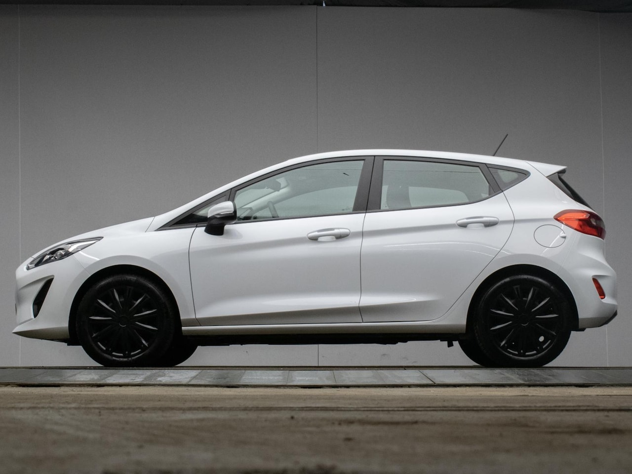 Ford Fiesta - 1.1 Sport (APPLE CARPLAY,NAVI,CRUISE,LED,BLACK&WHITE EDITION,ELEKTRISCH PAKKET,SPORTSTOELE - AutoWereld.nl