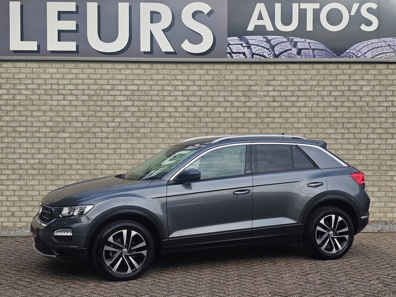 Volkswagen T-Roc - 1.0 TSI Style Business Camera/Trekhaak - AutoWereld.nl