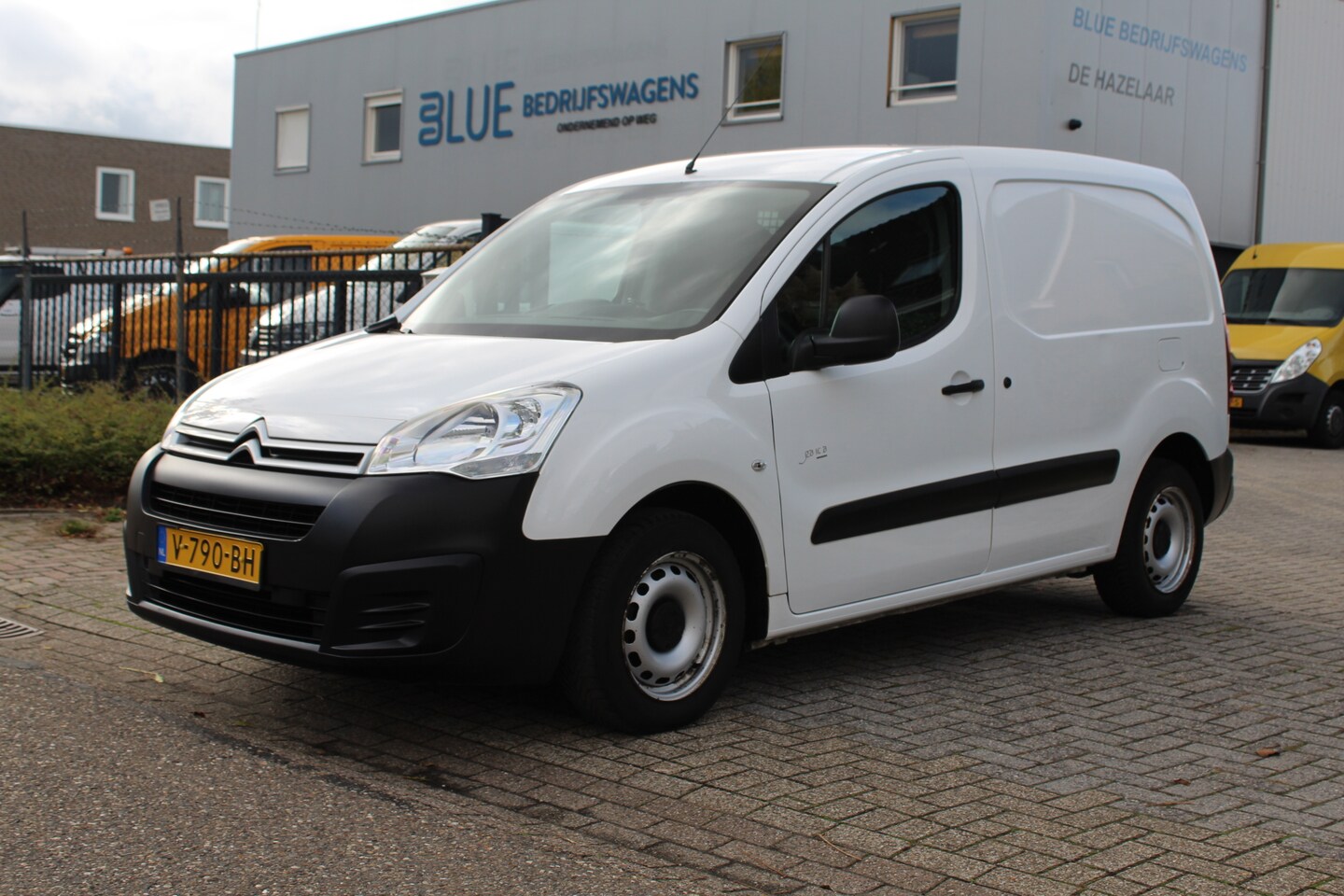 Citroën Berlingo - 1.6 BlueHDI 100PK Automaat Euro6 Galicia ✓ airco ✓ cruise control ✓ schuifdeur - AutoWereld.nl