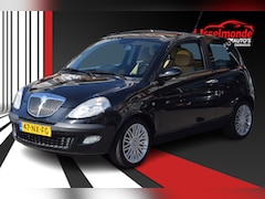 Lancia Y(psilon) - Ypsilon 1.2-16V Platino NAP Airco Cruise Pano