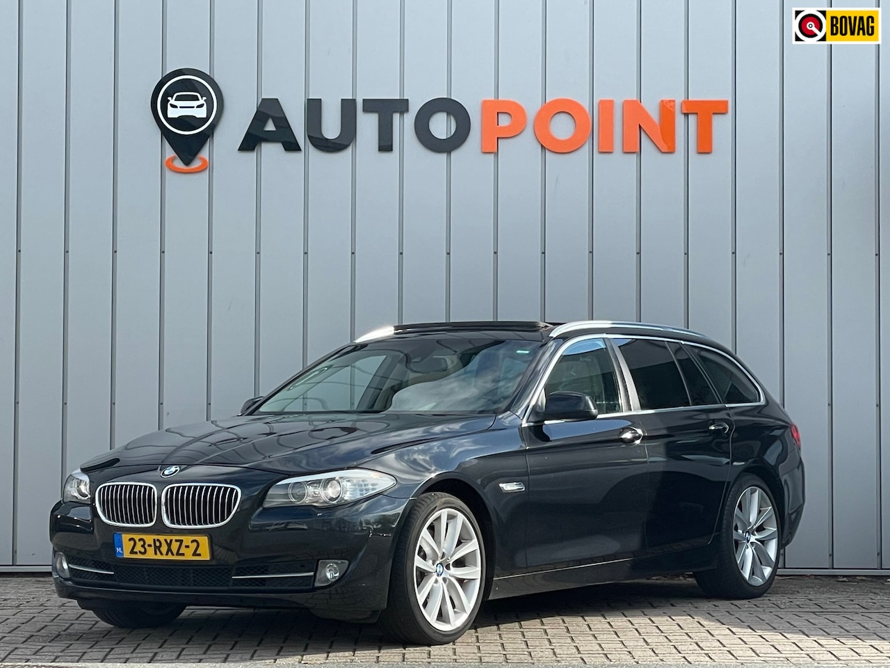 BMW 5-serie Touring - 528i 3.0 256PK|TREKHAAK|PANO|STOELVRM|BLINDSPOT|ELEK.STOEL|MEMORY.STOEL|CRUISECONTROL|NAVI - AutoWereld.nl