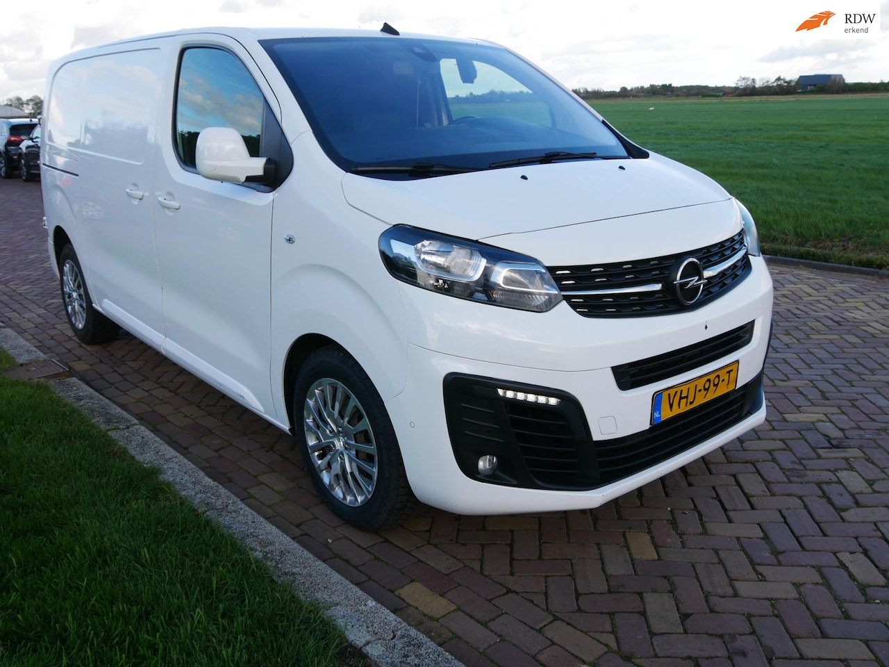 Opel Vivaro - 2.0 CDTI L2H1 Innovation 90kW AUT. AC NAVI CAMERA ** 8599 EX BTW ** - AutoWereld.nl