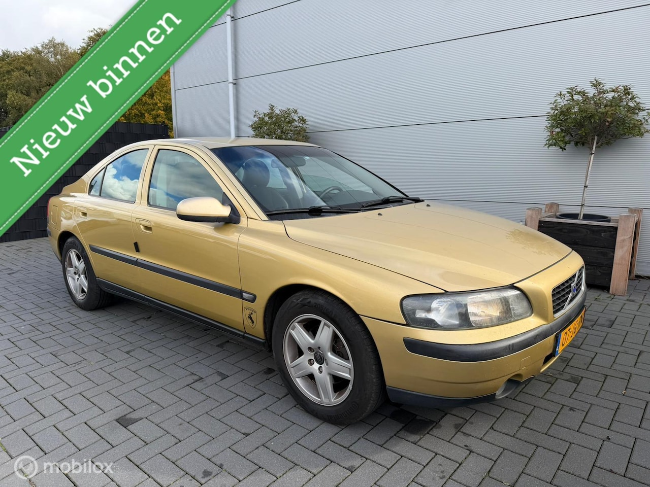 Volvo S60 - 2.4 2.4, half leder, airco, trekhaak - AutoWereld.nl