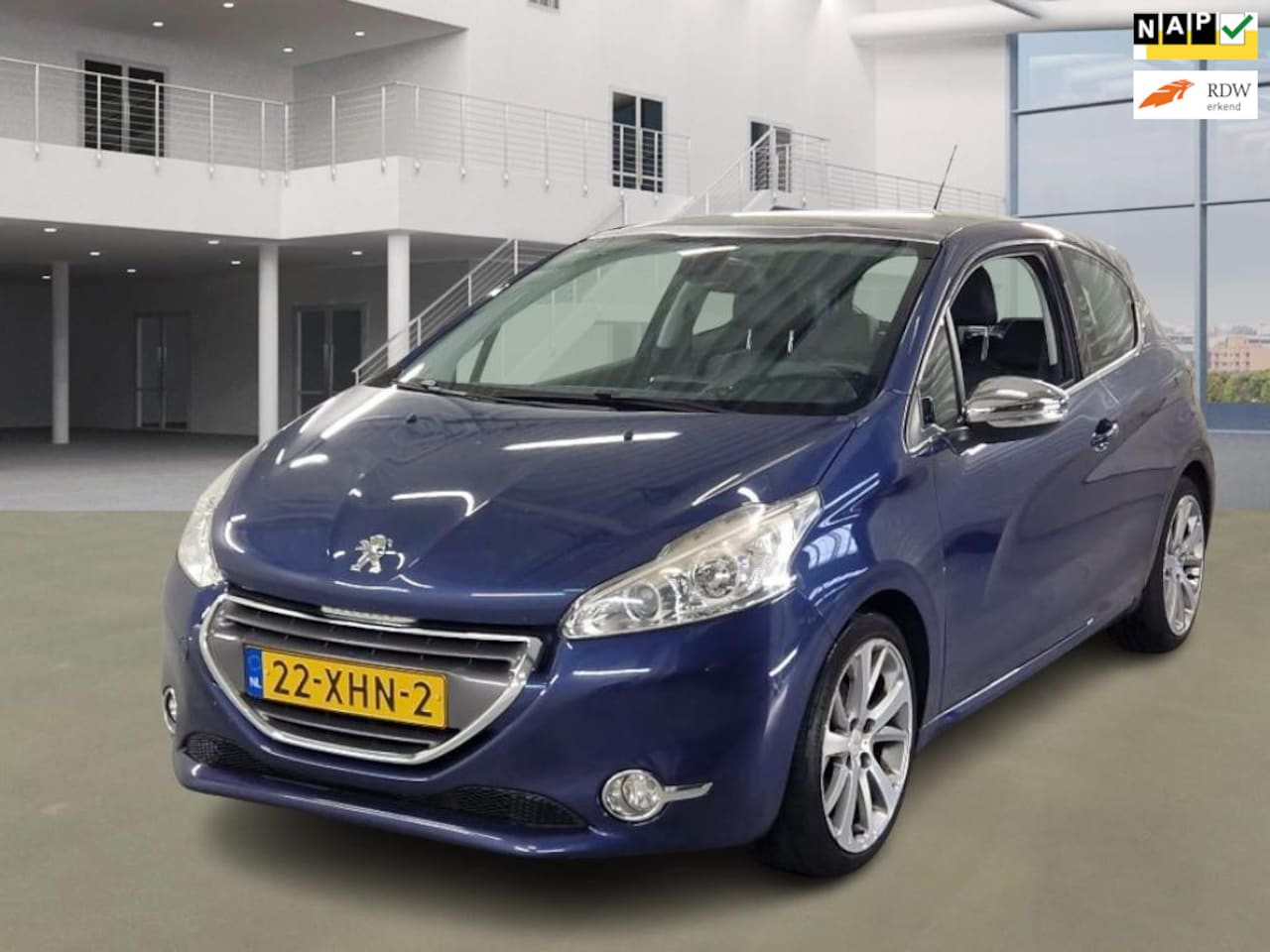 Peugeot 208 - 1.6 VTi Allure|leder|pano|stoelverw|navi|psensor|cruise|airco - AutoWereld.nl
