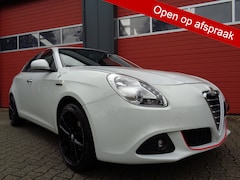 Alfa Romeo Giulietta - 1.4 T Distinctive 120PK Clima Cruise LMV 6-BAK NL-Auto