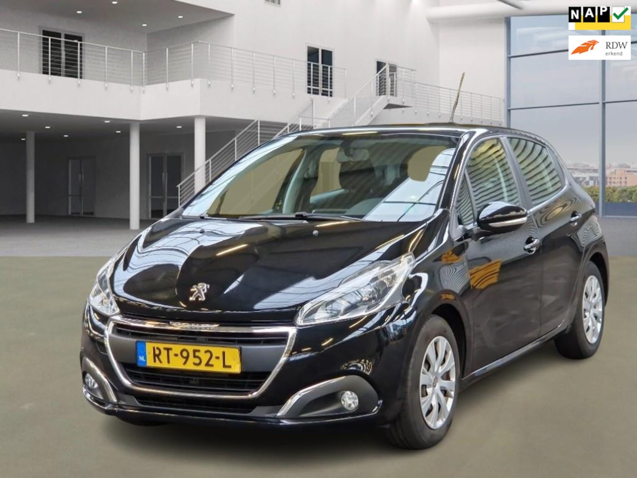 Peugeot 208 - 1.2 PureTech Blue Lion|bj2018|navi|psensor|cruise|airco| - AutoWereld.nl