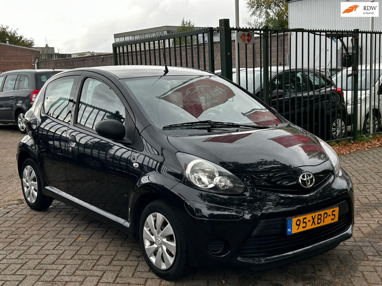 Toyota Aygo - 1.0 VVT-i Comfort 2e eigenaar dealer onderhouden airco elektrische ramen cv op afs - AutoWereld.nl