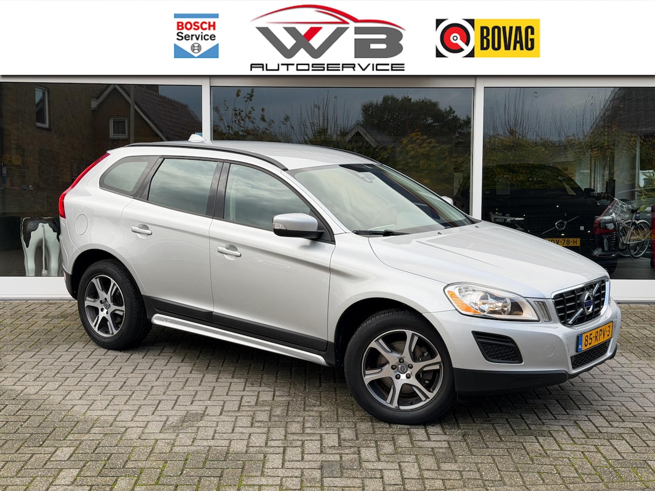 Volvo XC60 - 2.0 T5 Kinetic I Trekhaak I Leder I Navigatie - AutoWereld.nl