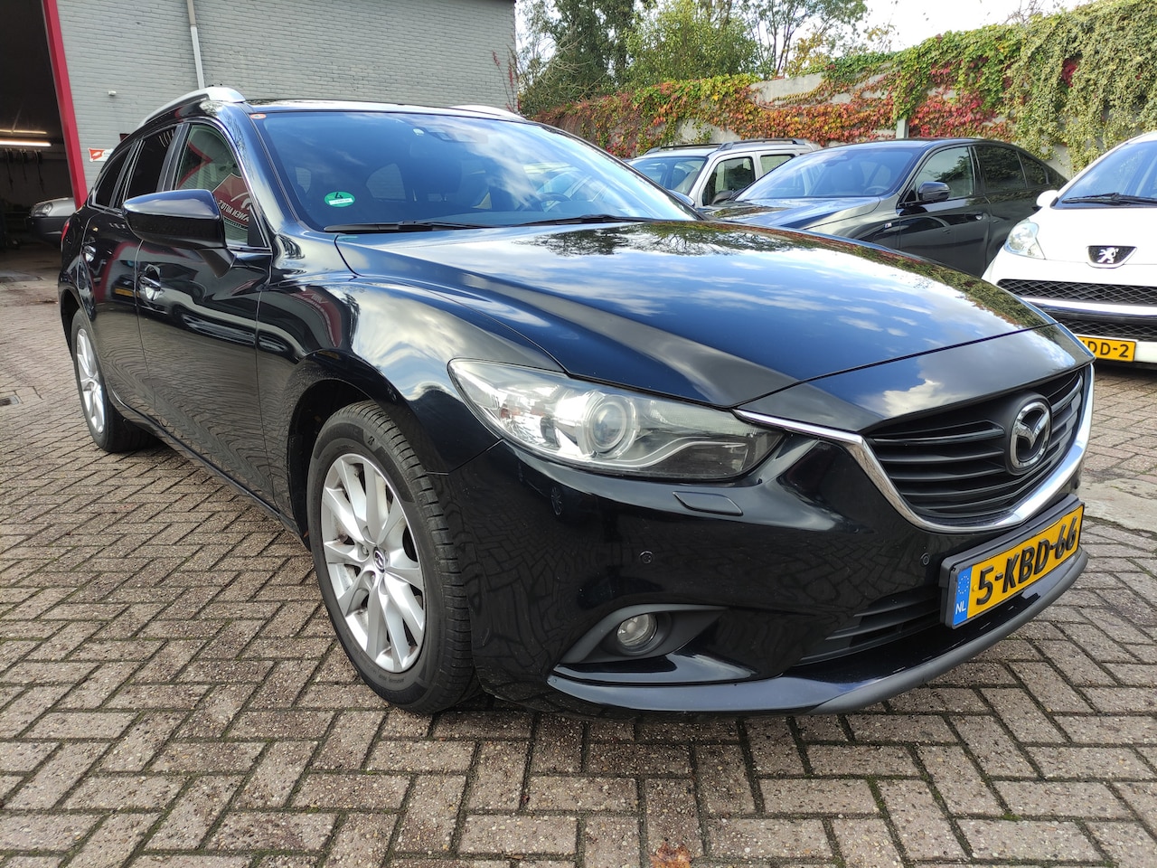 Mazda 6 Sportbreak - SkyActiv-G 2.0 145pk TS+ Lease Pack - AutoWereld.nl