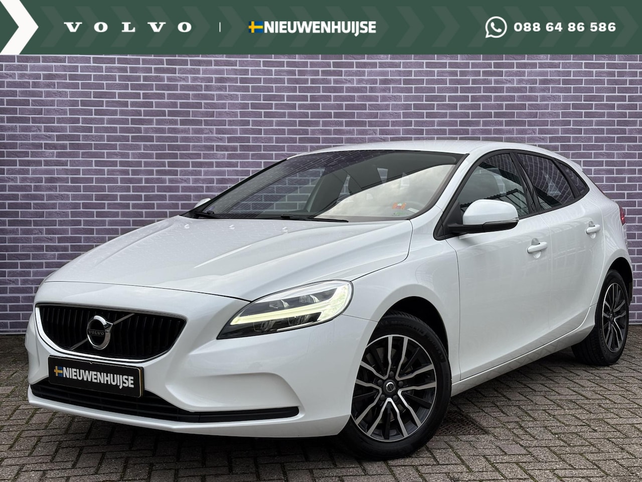 Volvo V40 - 1.5 T2 Polar+ | Stoelverwarming | Volvo on Call | DAB | High Performance Audio | Elektrisc - AutoWereld.nl