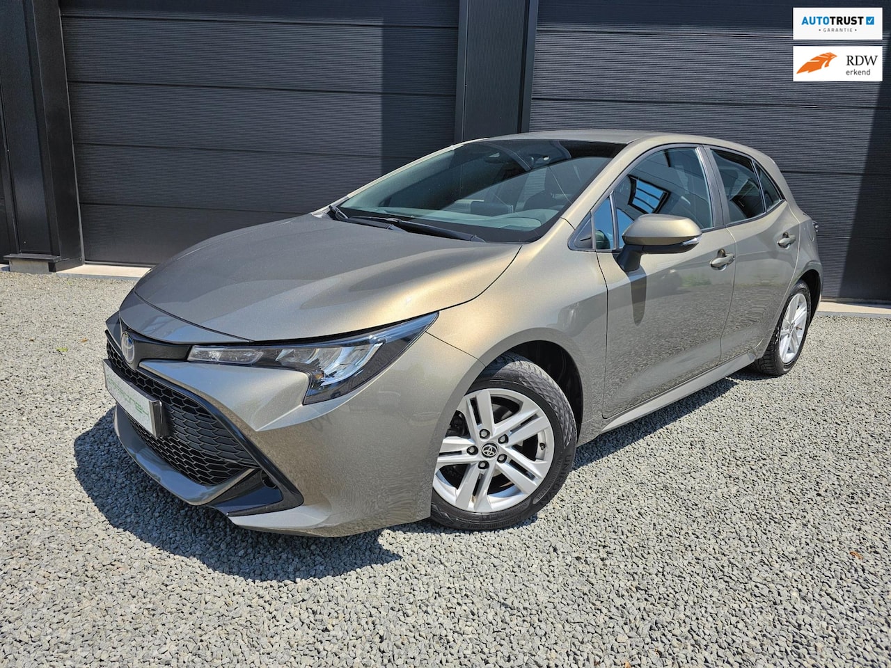 Toyota Corolla - 1.8 Hybrid FACELIFT | 1e Eig. | Navi | ECC | LM | - AutoWereld.nl