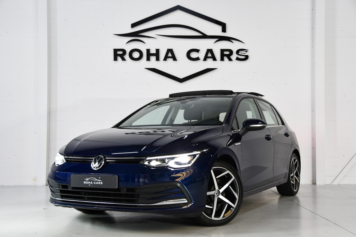 Volkswagen Golf - 1.5 eTSI Pano/Memory/Sfeer/Blindspot/Keyless - AutoWereld.nl
