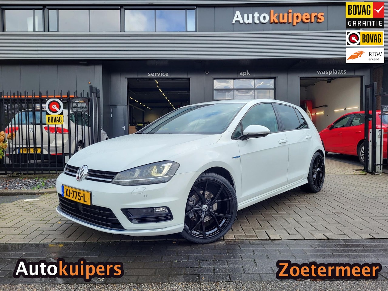 Volkswagen Golf - 1.4 TSI Business Edition R | AUTOMAAT | NEW ALL SEASON | Met o.a. navigatie, cruise contro - AutoWereld.nl