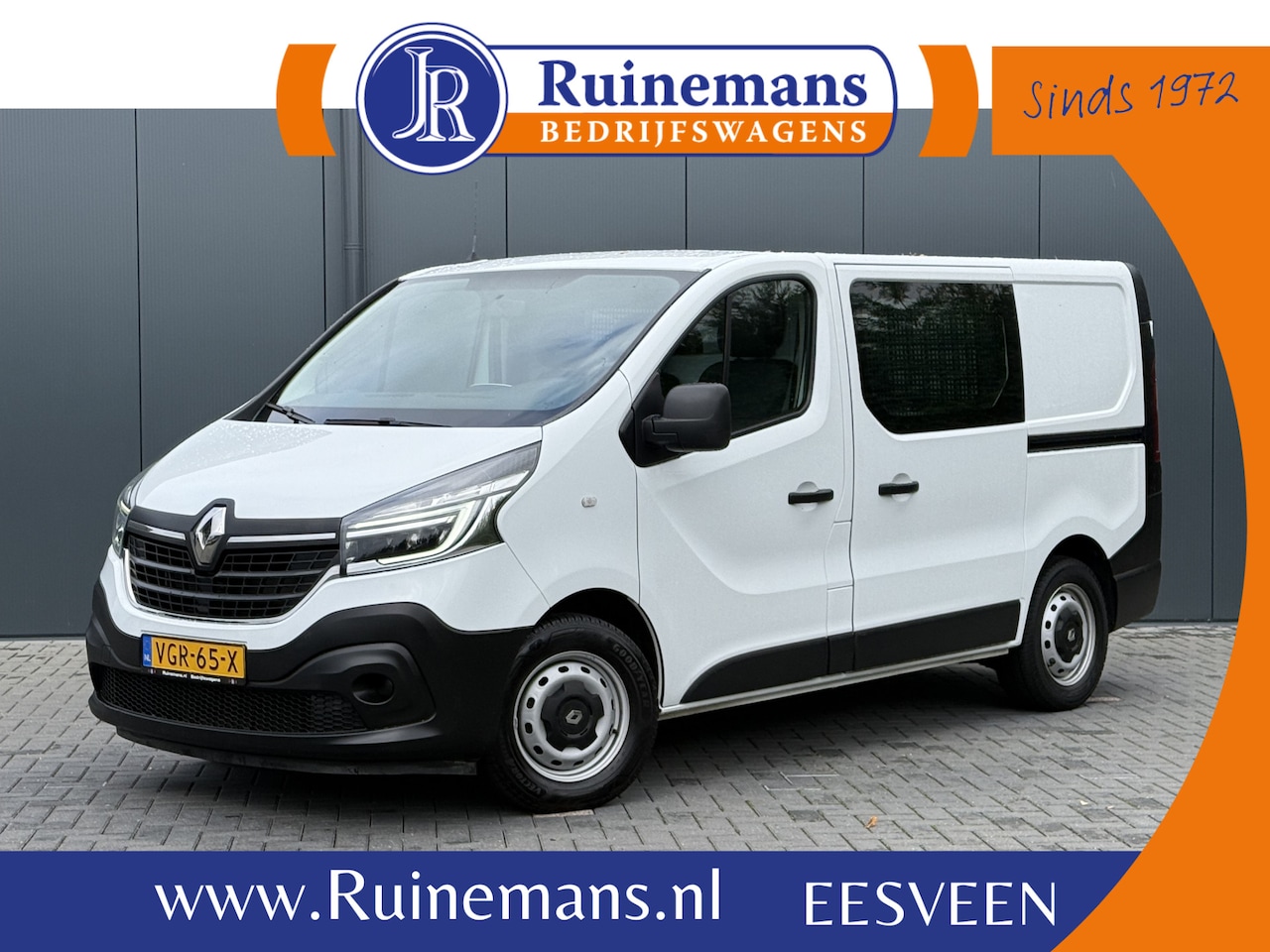 Renault Trafic - 2.0 dCi 145 PK AUTOMAAT / L1H1 / 2x SCHUIFDEUR / TREKHAAK / AIRCO / CRUISE / 3-ZITS / LED - AutoWereld.nl