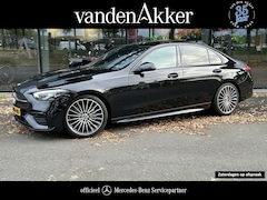 Mercedes-Benz C-klasse - 200 AMG // Panoramadak // Trekhaak // Carplay // Camera // Nightpakket // Alarm // 19 inch