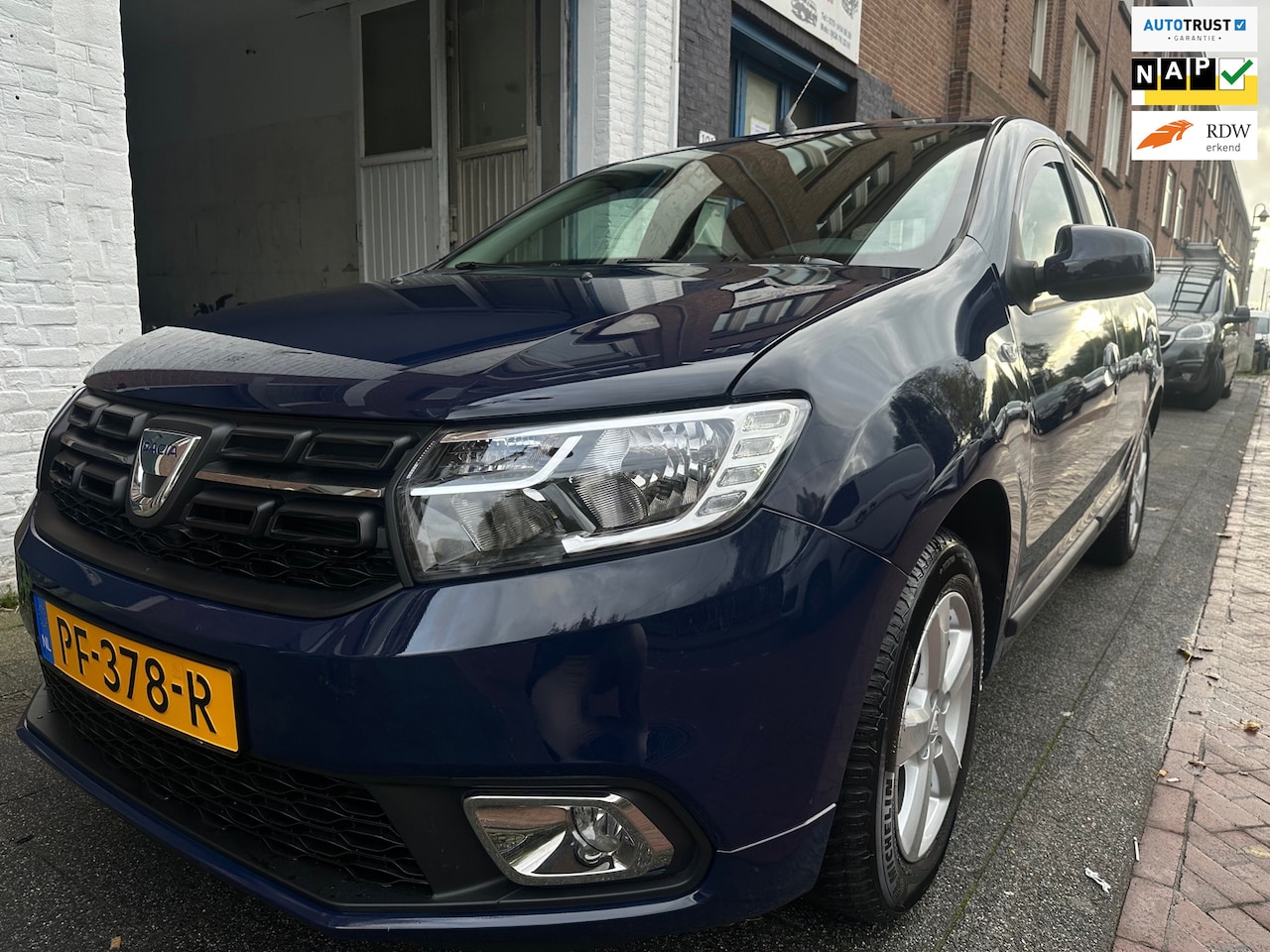 Dacia Sandero - 0.9 TCe Laureate 17000km NAP Airco Cruise PDC LMV Trekhaak Dealer Onderhouden Als Nieuw - AutoWereld.nl