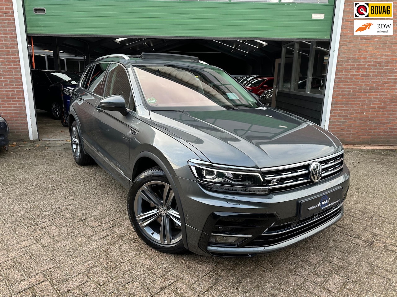 Volkswagen Tiguan - 2.0 TSI 4Motion R-LINE|PANO/ACC/TRHK/230PK/VOL! - AutoWereld.nl