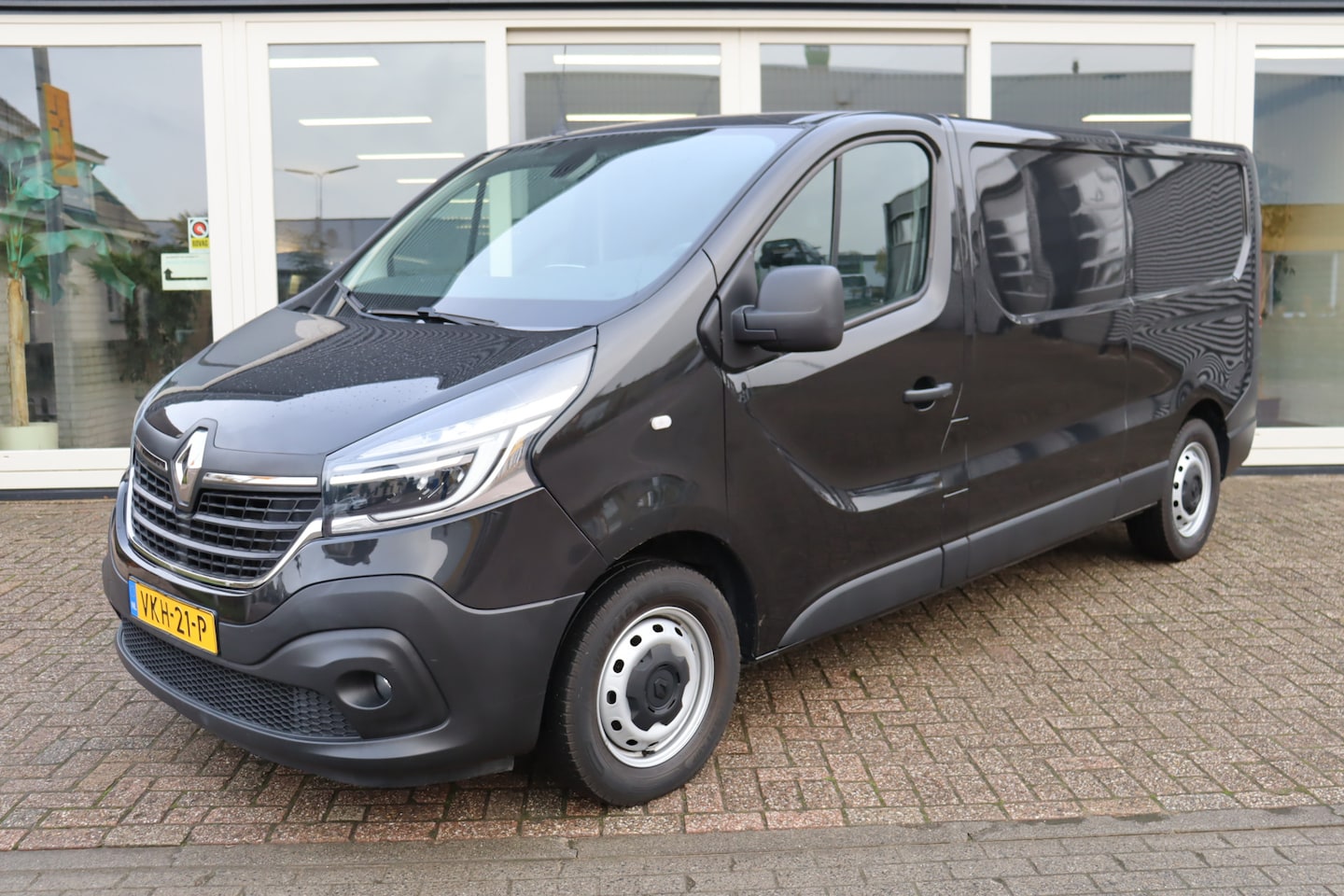 Renault Trafic - 2.0 dCi 145 T29 L2H1 Euro 6, Comfort, Cruise Control, Airco, Android Auto, Camera, PDC A, - AutoWereld.nl