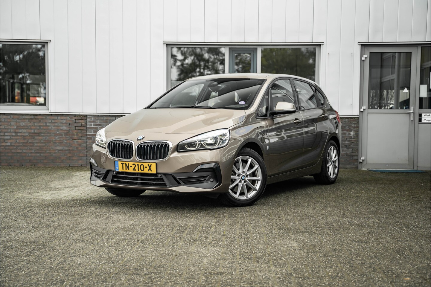 BMW 2-serie Active Tourer - 225xe iPerformance Executive 225xe iPerformance Executive - AutoWereld.nl