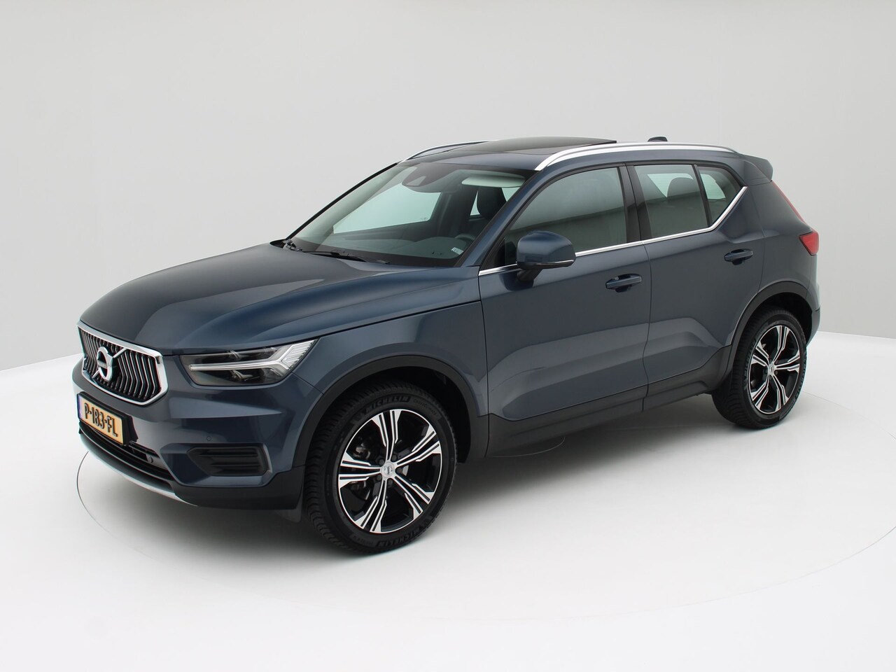 Volvo XC40 - 1.5 T2 Inscription 130pk Panorama /Leder - AutoWereld.nl