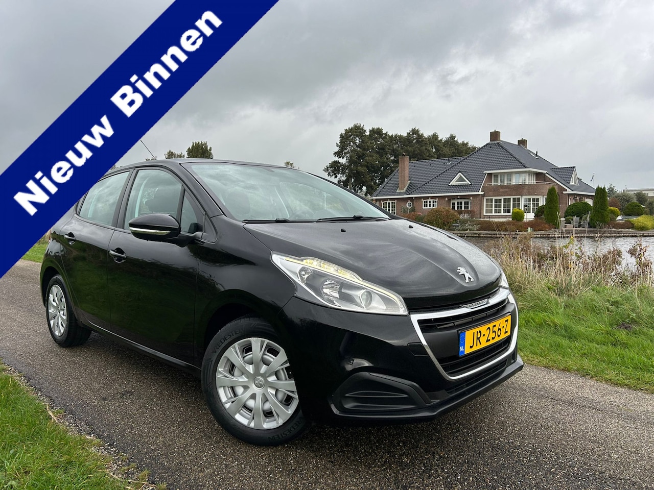 Peugeot 208 - 1.2 PureTech Active Navigatie / 5-Deurs / Airco / Topstaat! - AutoWereld.nl