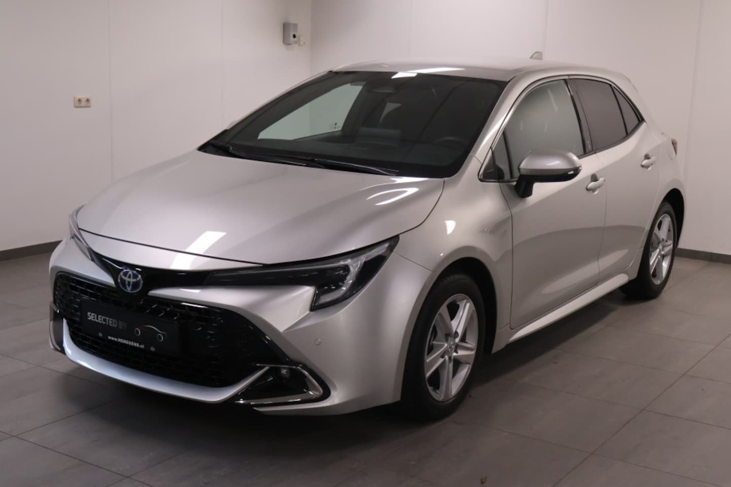 Toyota Corolla - 1.8 Hybrid Dynamic | Navi | Privacy Glass - AutoWereld.nl