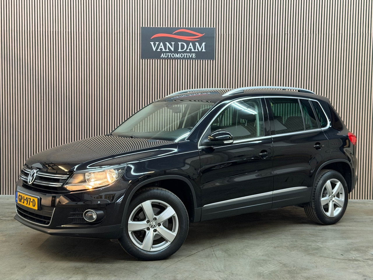Volkswagen Tiguan - 2.0 TSI Sport&Style 4Motion 2013 DSG CAR-PLAY - AutoWereld.nl