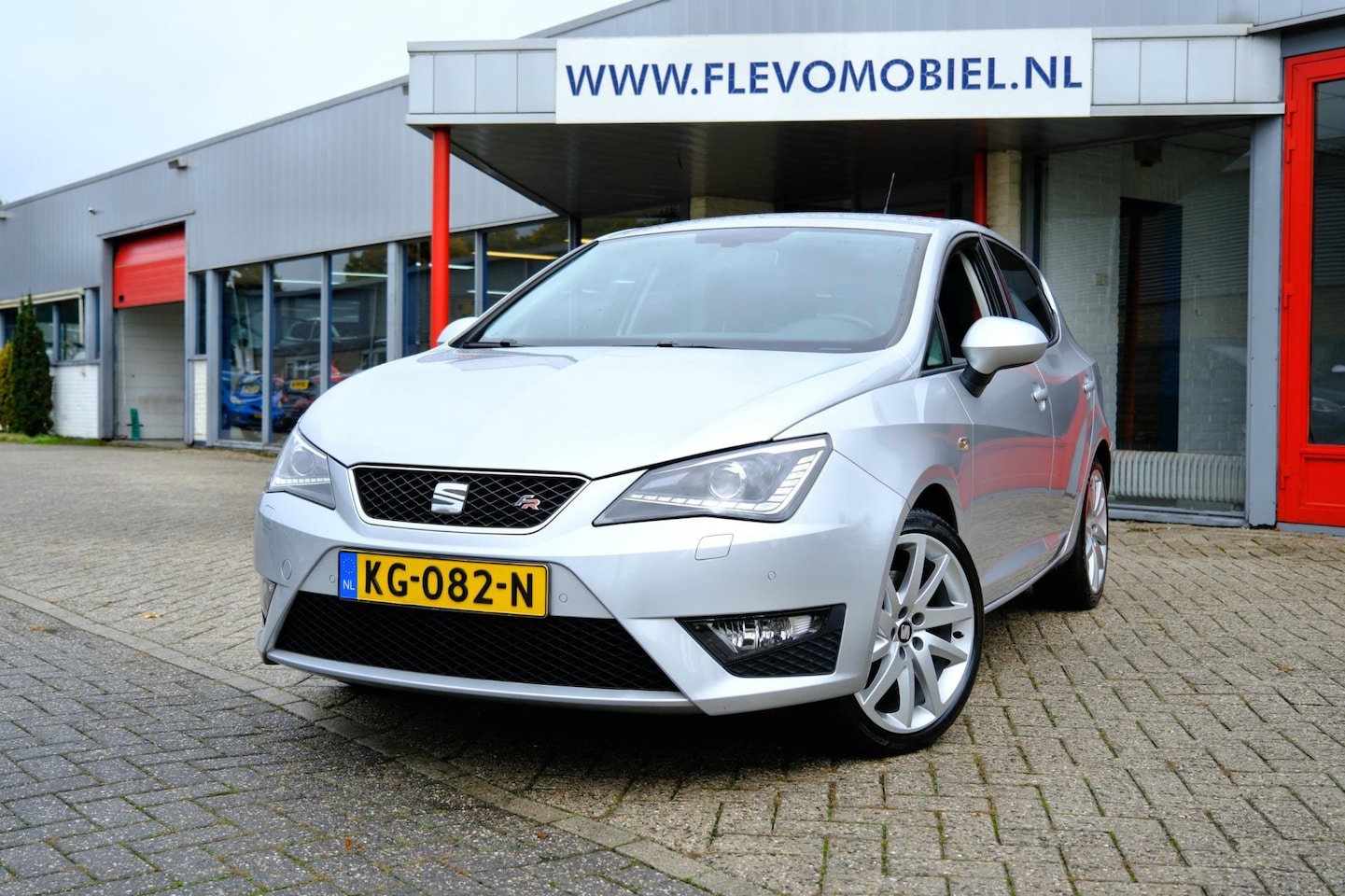 SEAT Ibiza - 1.0 EcoTSI FR Connect Aut. Xenon|Navi|Clima|LMV - AutoWereld.nl